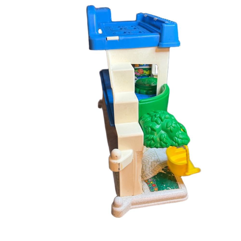 Fisher Price Little People Main Street Town Playset Restaurant Car Wash Figures - Picture 10 of 11
